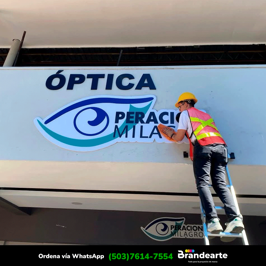 instalación de rotulo en PVC